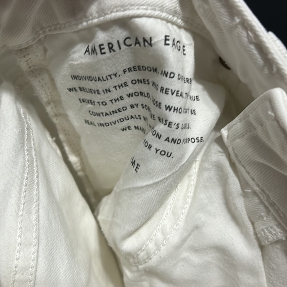 American Eagle White Denim Ripped Jeans - Picture 4 of 5